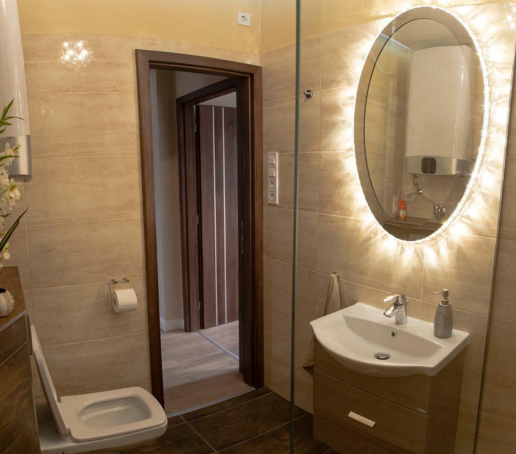 Apartamento Glamour Apartman Eger Exterior foto